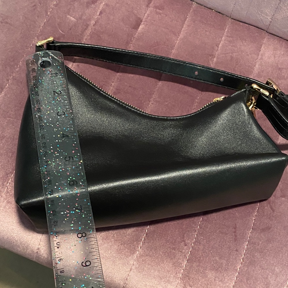 Aupen Black Leather Shoulder Bag - Picture 11 of 11